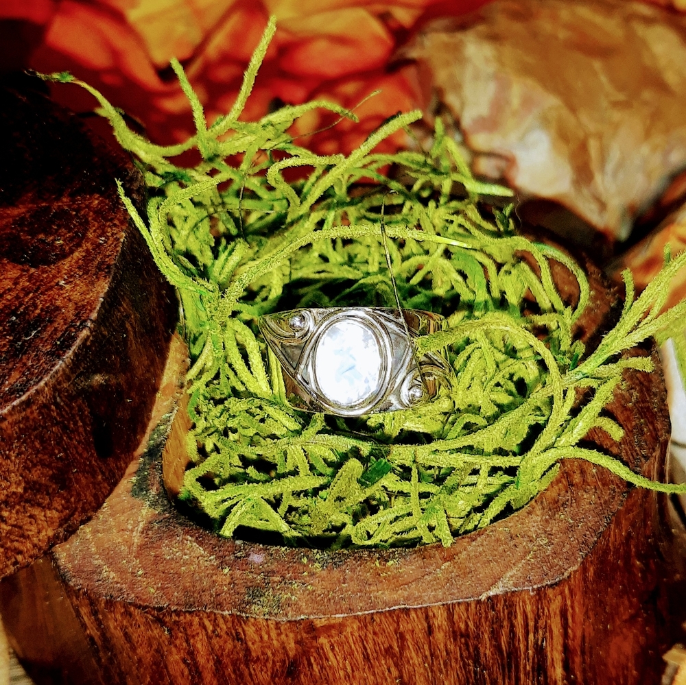 Sterling Silver & Moonstone Ring